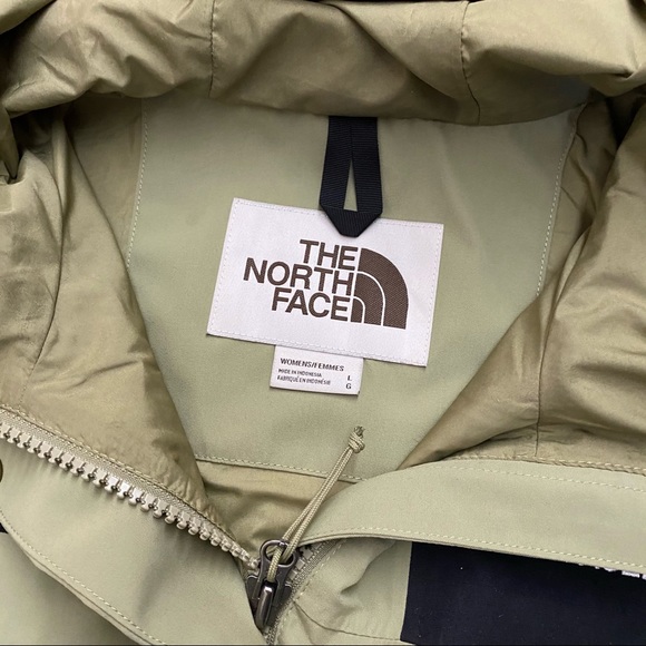 The North Face Eco Mountain Jacket - Picture 4 of 11